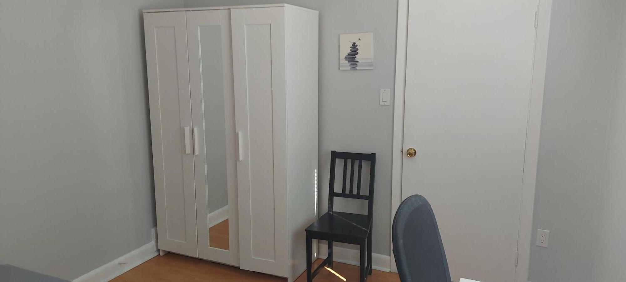 High Park Single Room With Personal Washroom And Kitchen Τορόντο Εξωτερικό φωτογραφία